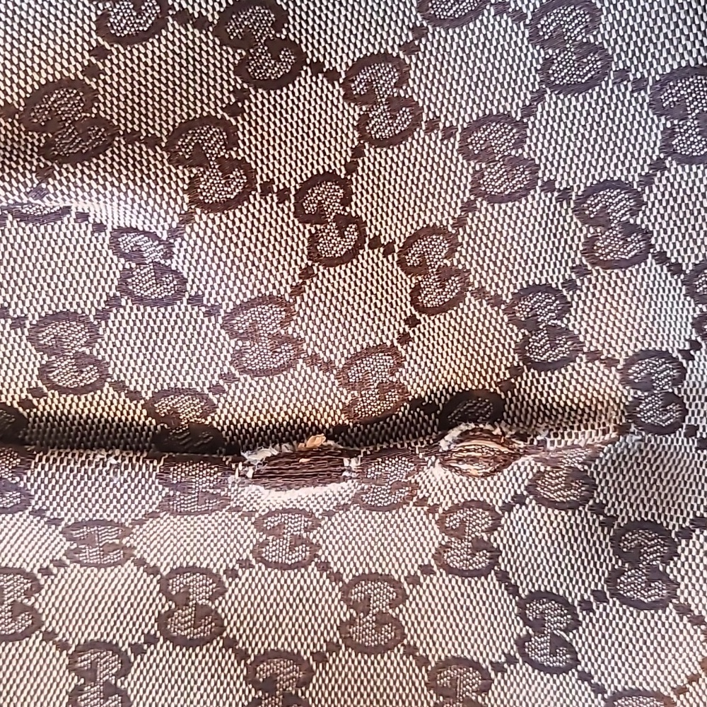 Gucci Sukey Gucci Tan and Brown Monogram Shoulder Bag - Picture 6 of 8
